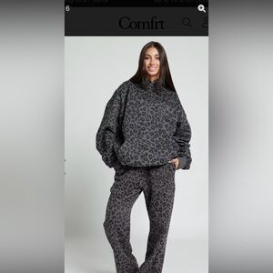 Comfrt Gray Leopard Print Women's Pants and hoodie